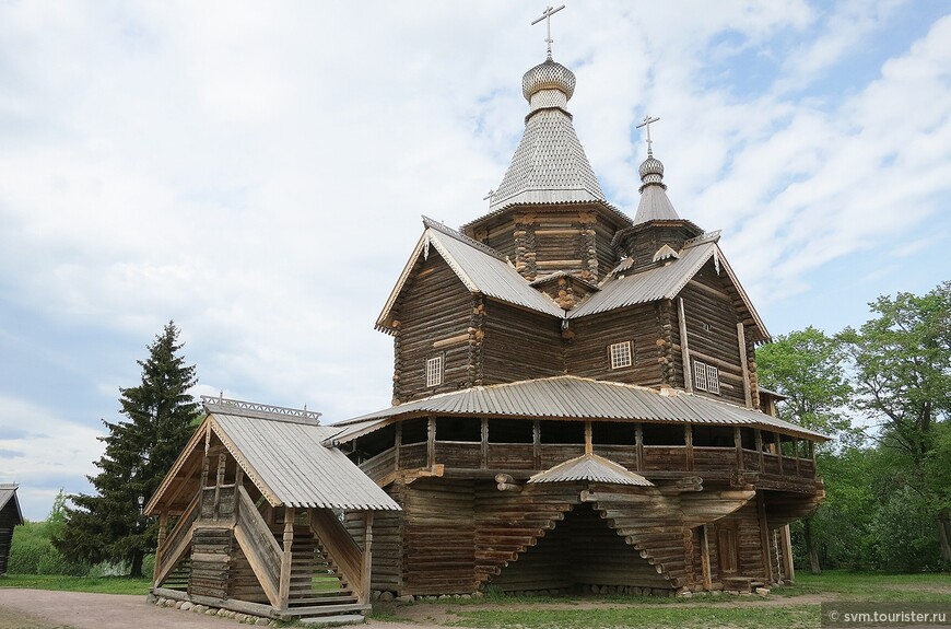В свое время церковь входила в состав Рождественского Передского монастыря,закрытого по причине бедности еще в первой половине 18-го века.Затем храм стал приходским.
