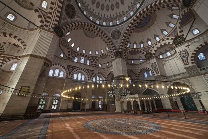 Великолепное убранство османских мечетей 