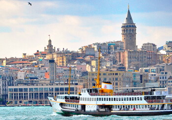 Турпоток в Стамбул в 2023 году установил исторический рекорд 