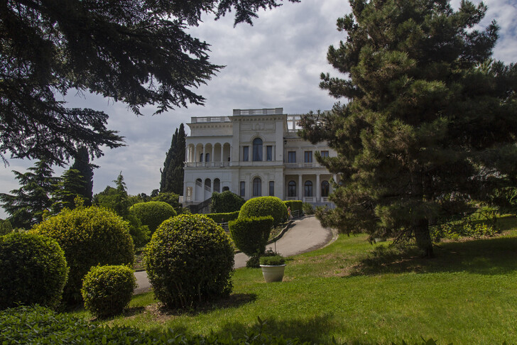 Ливадийский дворец - южная резиденция Романовых