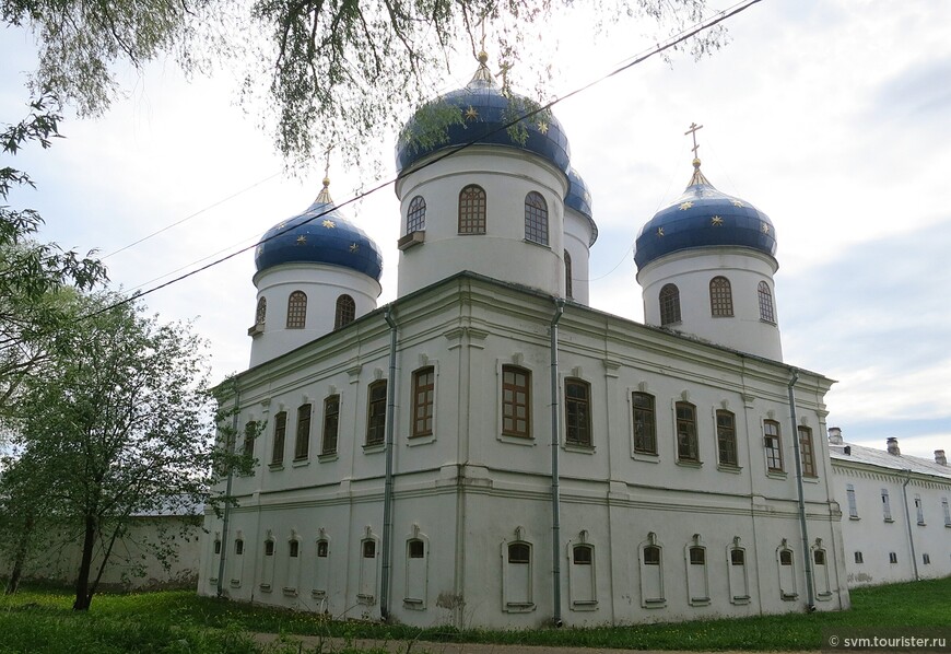 В советское время в храме располагались клуб,почта,музей и даже картинная галерея местных художников.В начале 1990-х собор передан церкви.