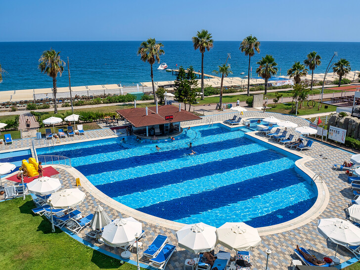 Выбирайте отель с бассейном и близостью к морю и пляжам
