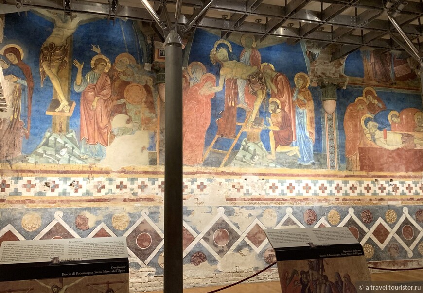 Фрески 13-го века в крипте.