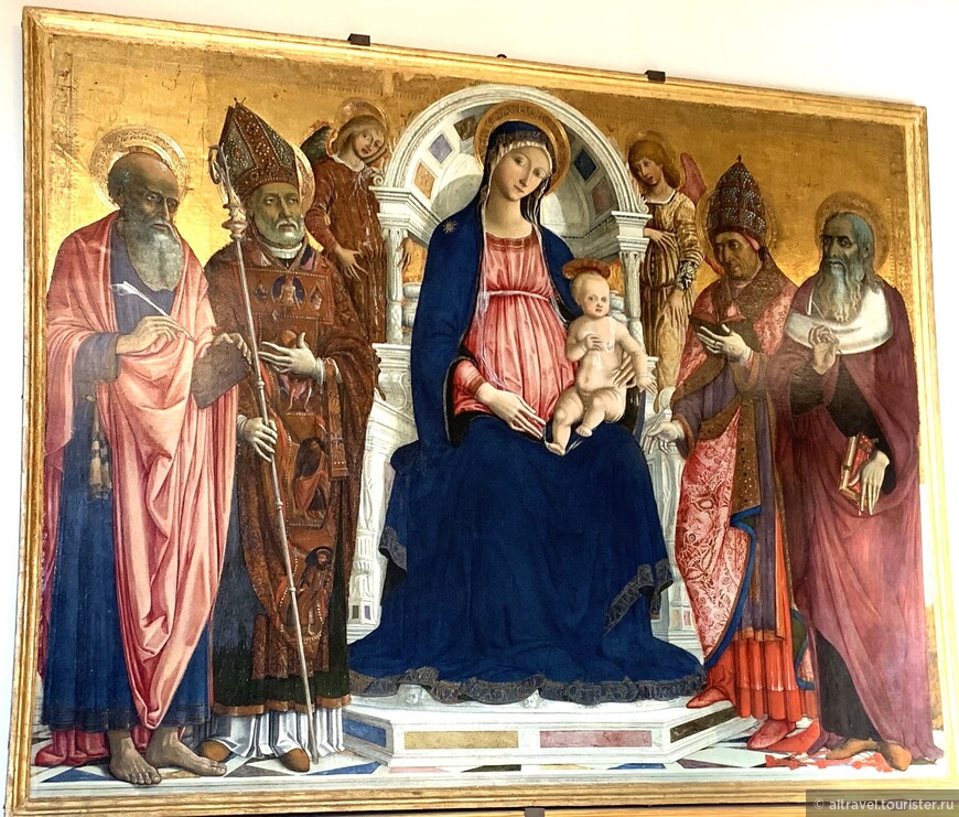 Мадонна с Младенцем на троне в окружении святых и двух ангелов. 1480. Маттео ди Джованни (1430-1495). Любил Маттео Маэсту...))