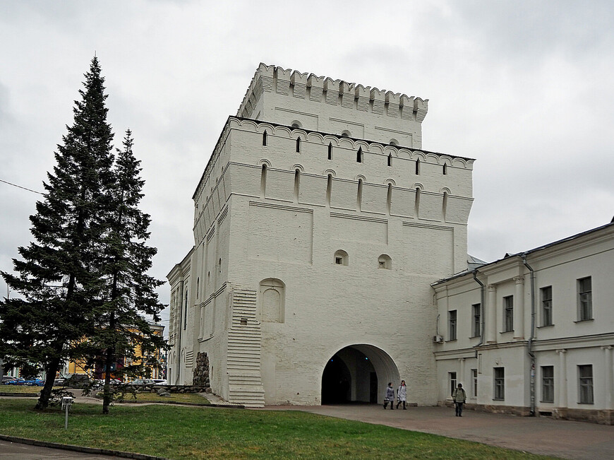 Власьевская башня и Знаменская церковь<br/> в Ярославле