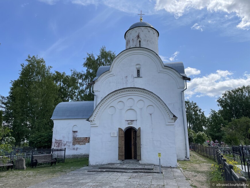 Церковь Успения на Волотовом поле, 1352.