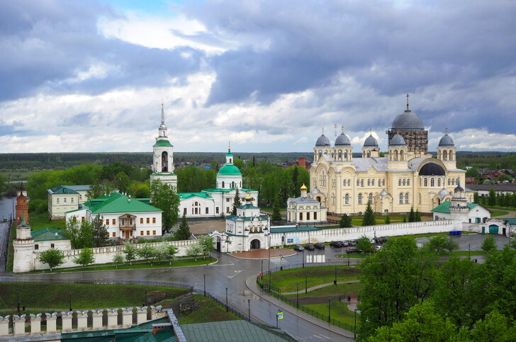 Вид Николаевского монастыря с колокольни Троицкого собора 