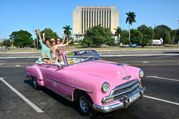 Куба планирует принимать в год до 500 000 туристов из России 