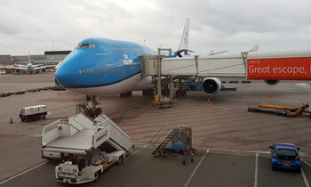 У самолёта KLM в полёте отказал двигатель 