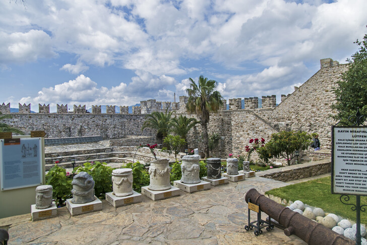Крепость Мармариса построена по указанию Сулеймана Великолепного 