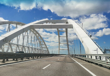 К лету количество пунктов досмотра на Крымском мосту увеличится 