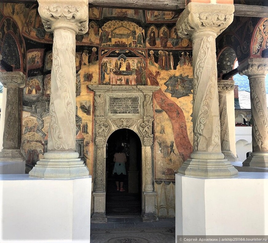 Старинный православный монастырь Синая (Румыния)