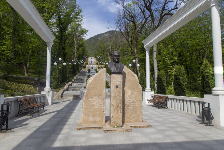 Памятник Ф. Гаазу - основателю курорта