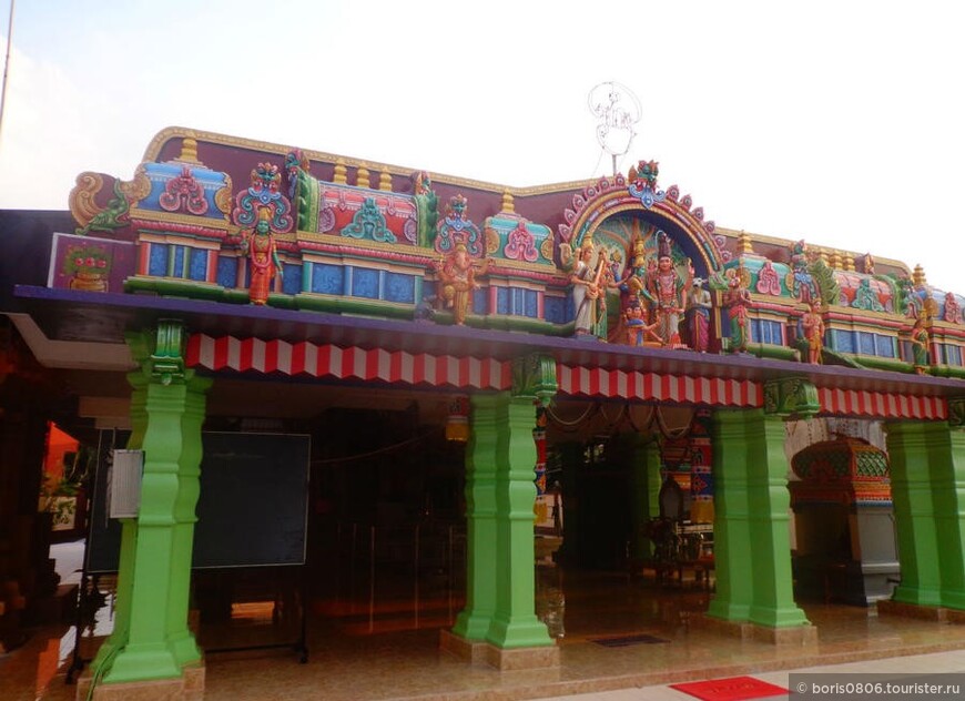 Крупнейший индуистский храм Кучинга