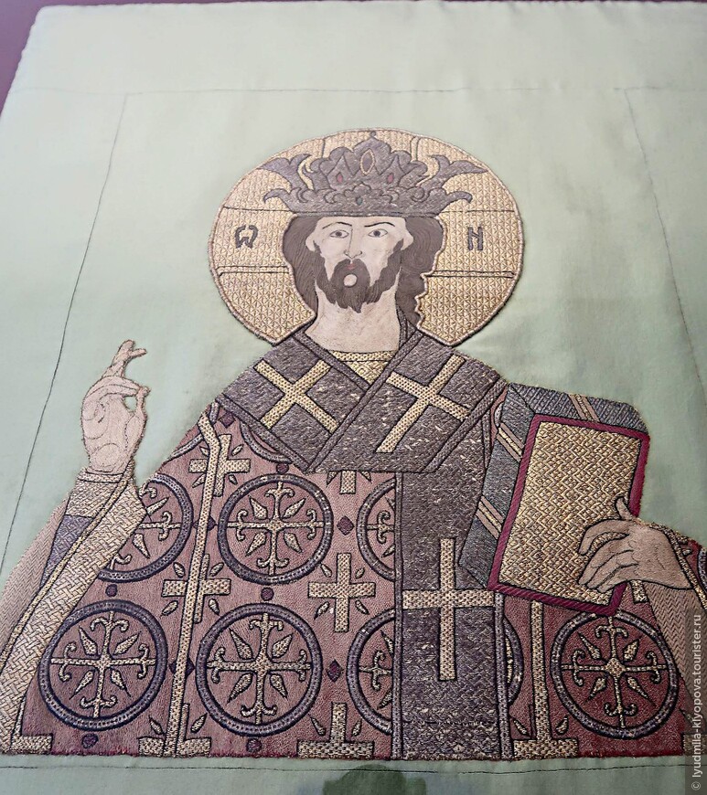 Пелена «Спас Великий Архиерей». 1565 год. Из коллекции музея Кирилло-Белозерского монастыря