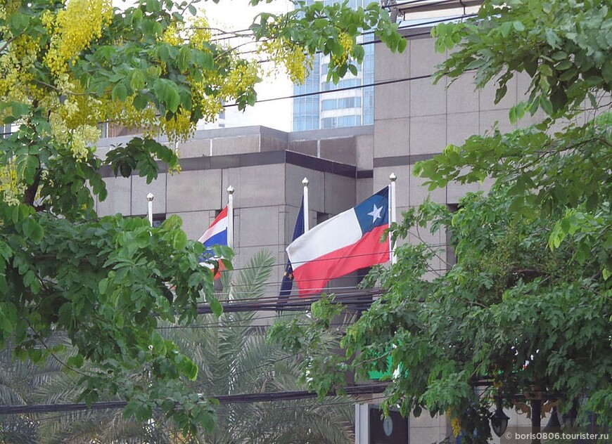 Хорошее место для прогулок - парк у посольства Чили