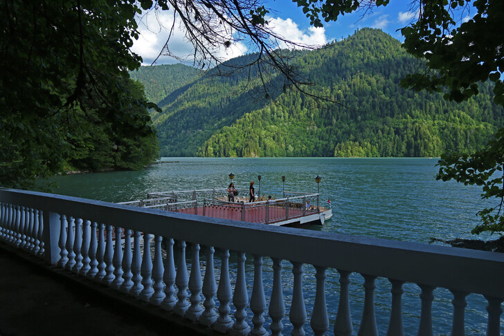Озеро Рица - символ Абхазии