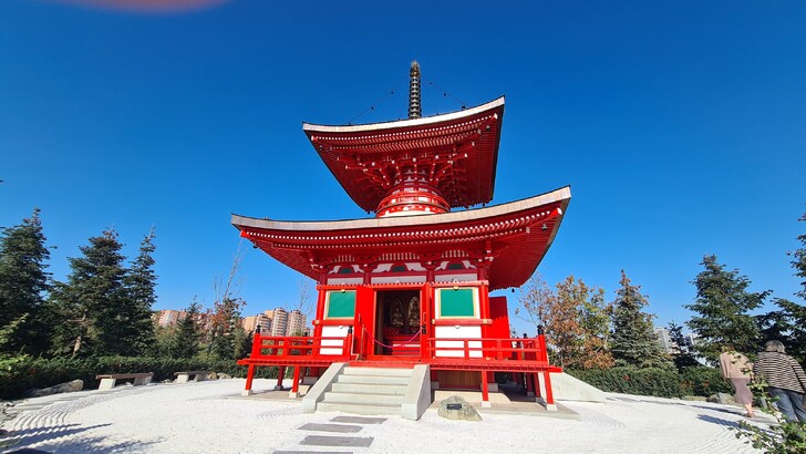 Пагода Тахото символизирует единение природных стихий