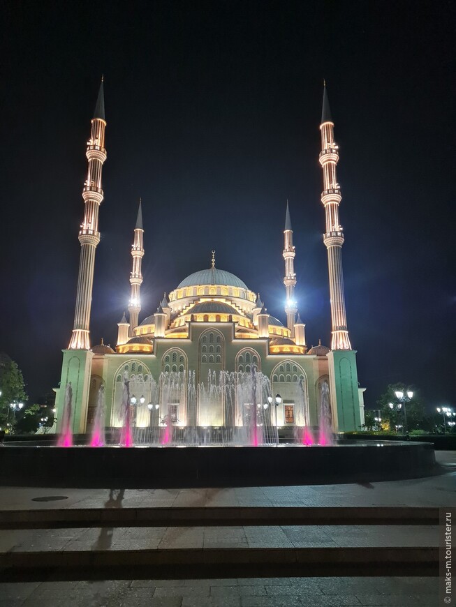 Мечеть Сердце Чечни ночью