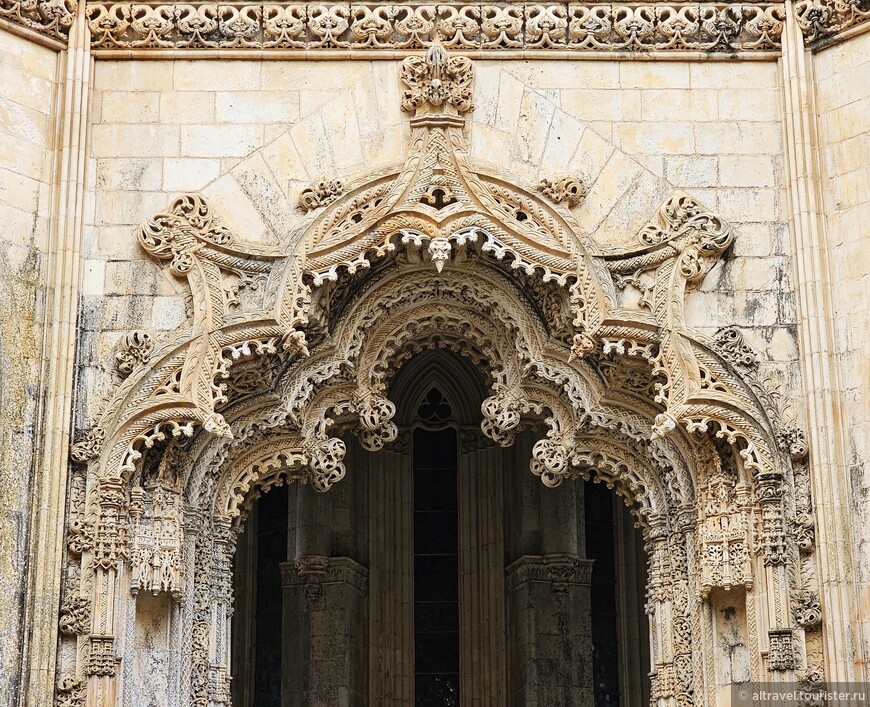 Фрагмент портала в монастыре Баталья. Стиль мануэлино во всей своей красе!