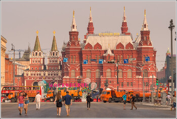 В РФ могут изменить условия пребывания иностранцев по электронной визе 