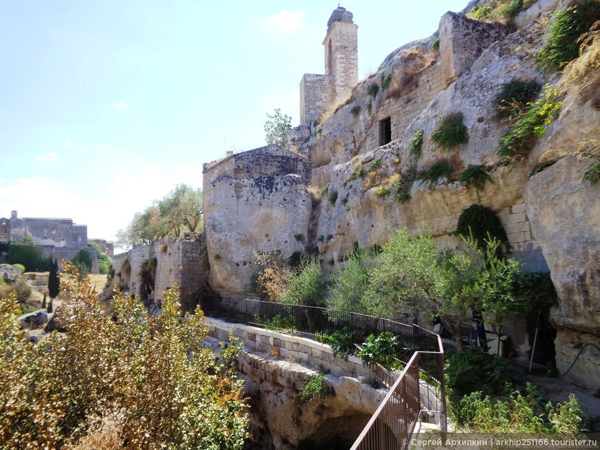 Пещерная церковь Мадонны делла Стелла в Гравина-ин-Пулья на юге Италии