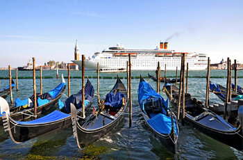 Венеция начала взимать плату за вход в город с однодневных туристов