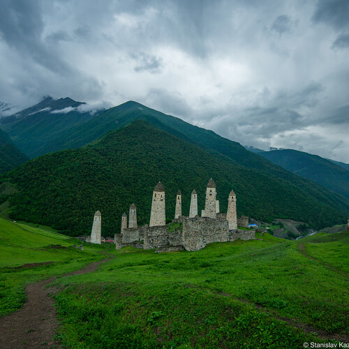В Ингушетии обрушилась часть средневековой башни 