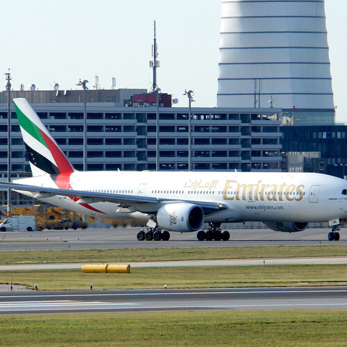 Авиакомпания Emirates отметит Пасху на рейсах в Москву и Петербург