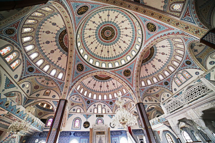 Центральная мечеть Манавгата расписана в османских традициях