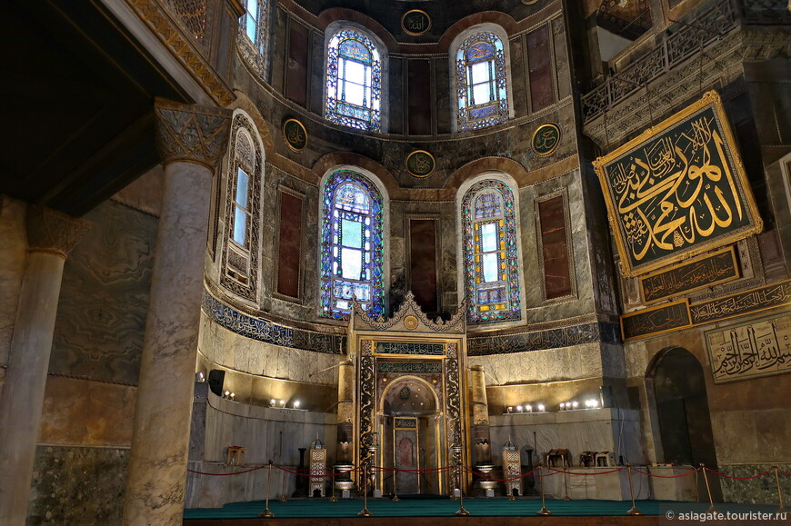 Собор, мечеть, музей и вновь мечеть