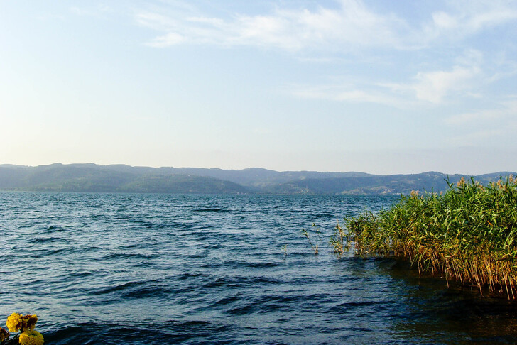 Озера Сападжа, поездка на которое — отличный способ ненадолго сбежать от суеты большого города.