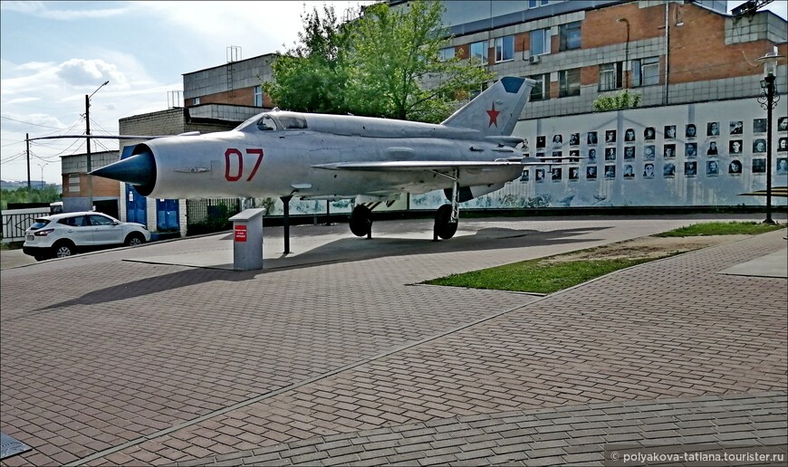 Боевой самолет МИГ-21СМТ