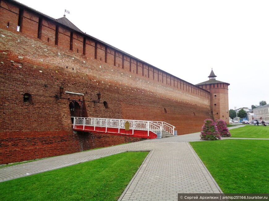 Коломенский Кремль (начало 16 века) — главная достопримечательность Коломны