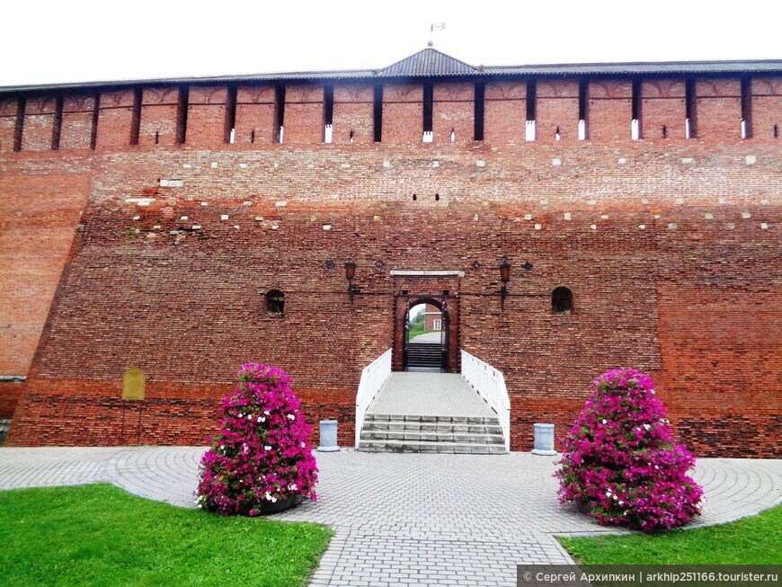 Коломенский Кремль (начало 16 века) — главная достопримечательность Коломны