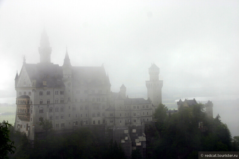 Ещё один ёжик в тумане. Замок Нойшванштайн. Лето. И целых 8 градусов тепла. 