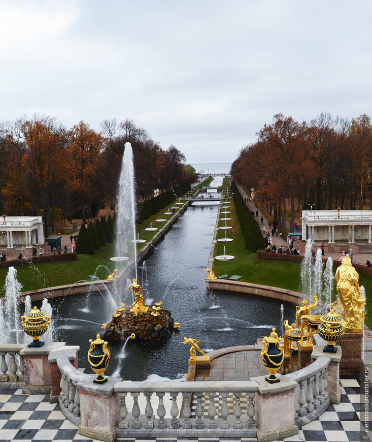 Петергоф сквозь смешинки