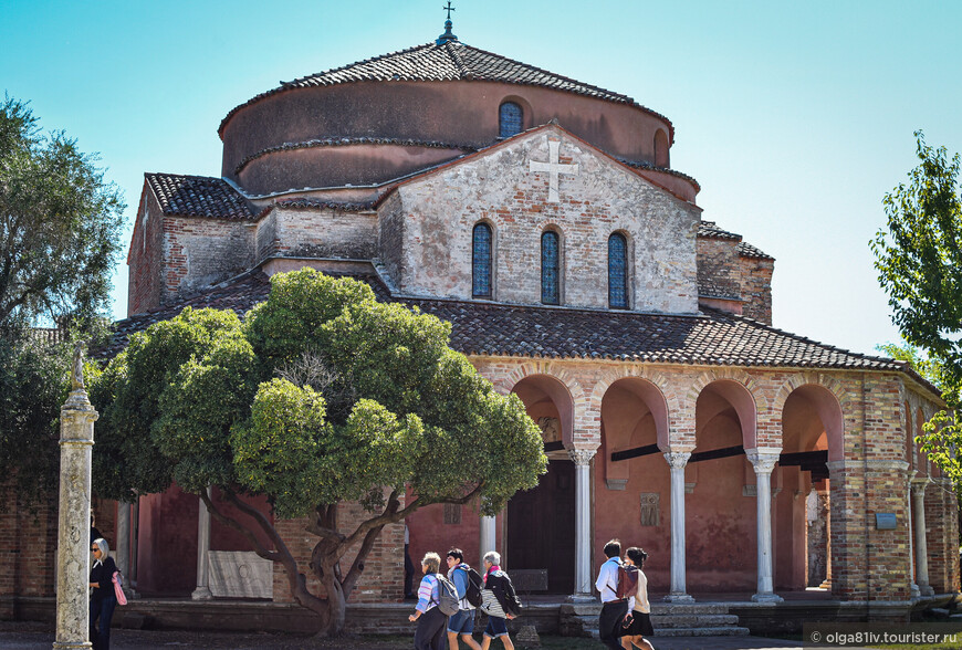 Санта-Фоска, возведенная в XI веке в византийском стиле