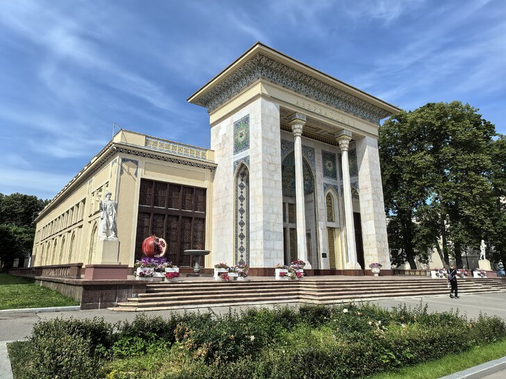 Восточный фасад Азербайджана