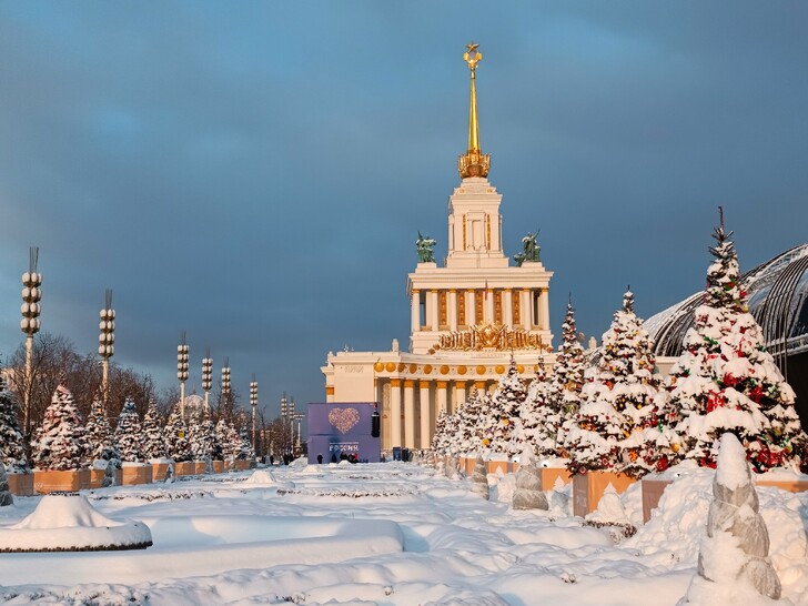 Зимой на ВДНХ не менее интересно, чем летом