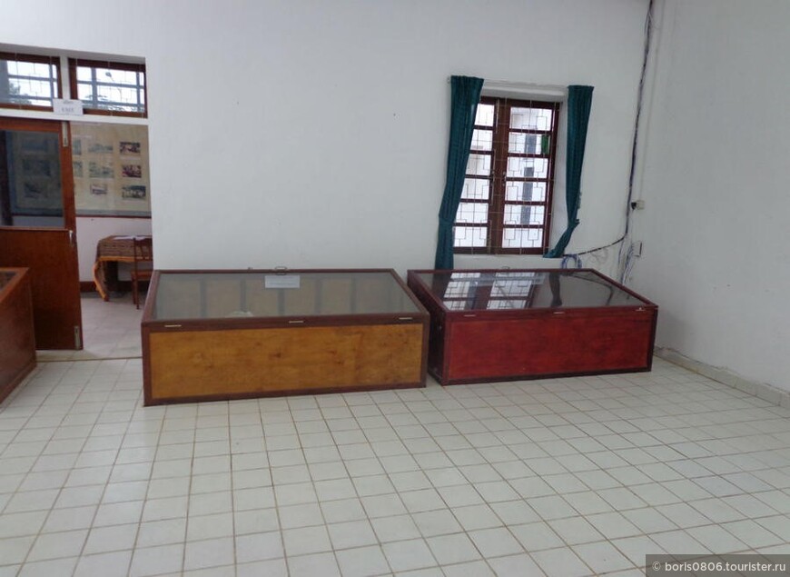 Небольшой музей на редкую для Лаоса тему