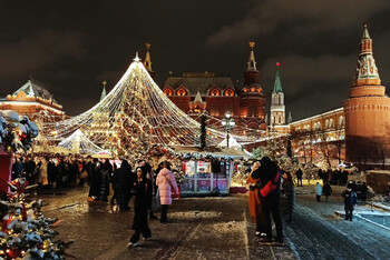 На Красной площади мужчина попытался поджечь новогоднюю ёлку