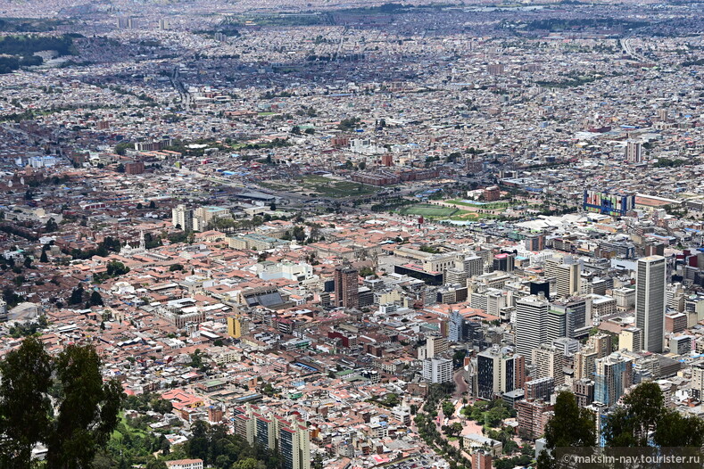 Столица Колумбии с обзорной площадки Монсеррате.