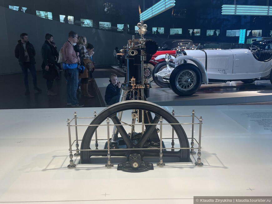 Третий экспериментальный двигатель Рудольфа Дизеля, 1897 года, модель в масштабе 1:5.