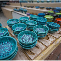 Турецкая керамика - яркая с узорами, как и в Марокко...