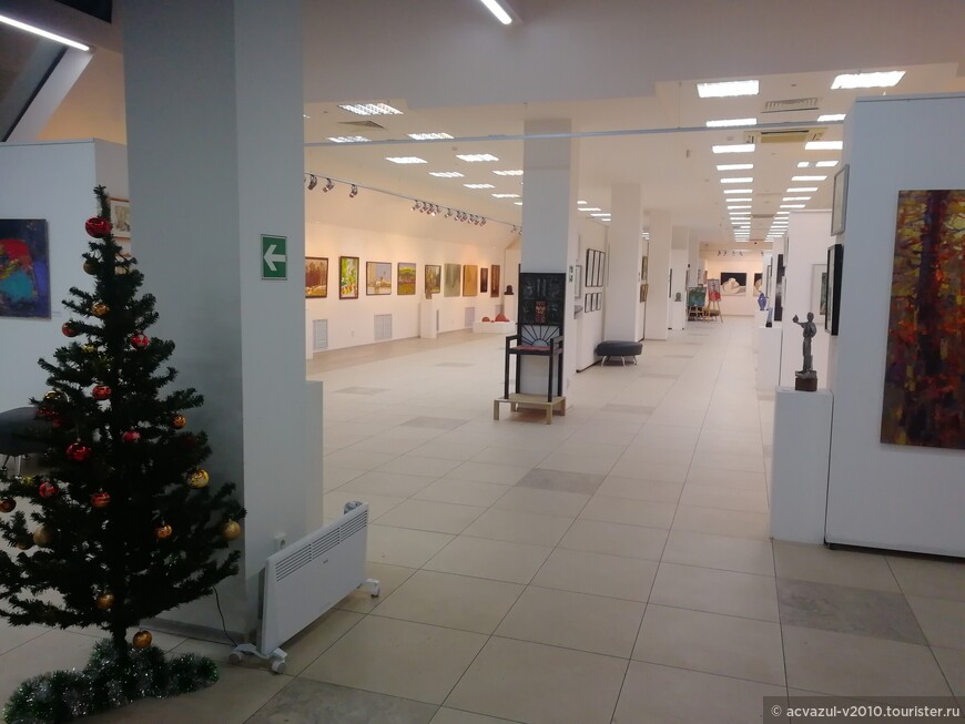 Итоговая выставка работ липецких художников в Центре изобразительных искусств