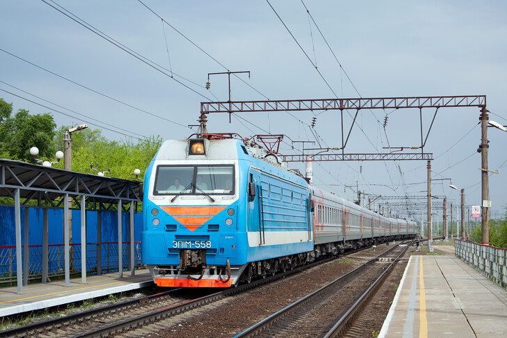 Поезд Новороссийск — Москва