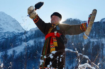 Горные курорты Сочи пригласили шамана, чтобы вызвать снег