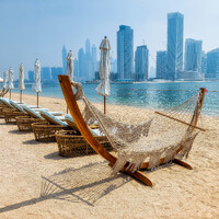 Пляж West Beach.