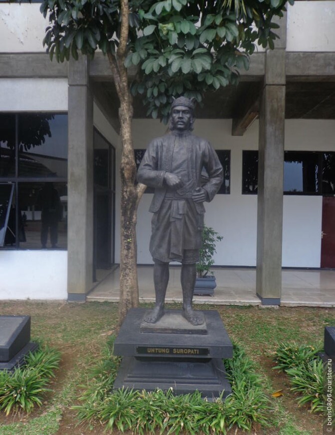 Музей ратной славы Индонезии, куда реально пройти бесплатно